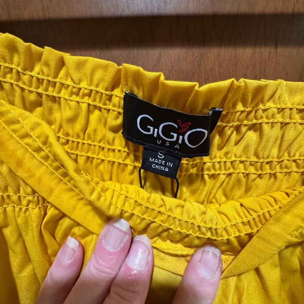 Elegant Yellow Smocked Blouse - Picture 2 of 6